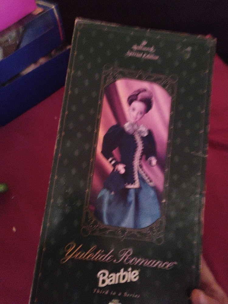 1996 SPECIAL EDITION HALLMARK YULETIDE ROMANCE BARBIE #15621 Never Opened