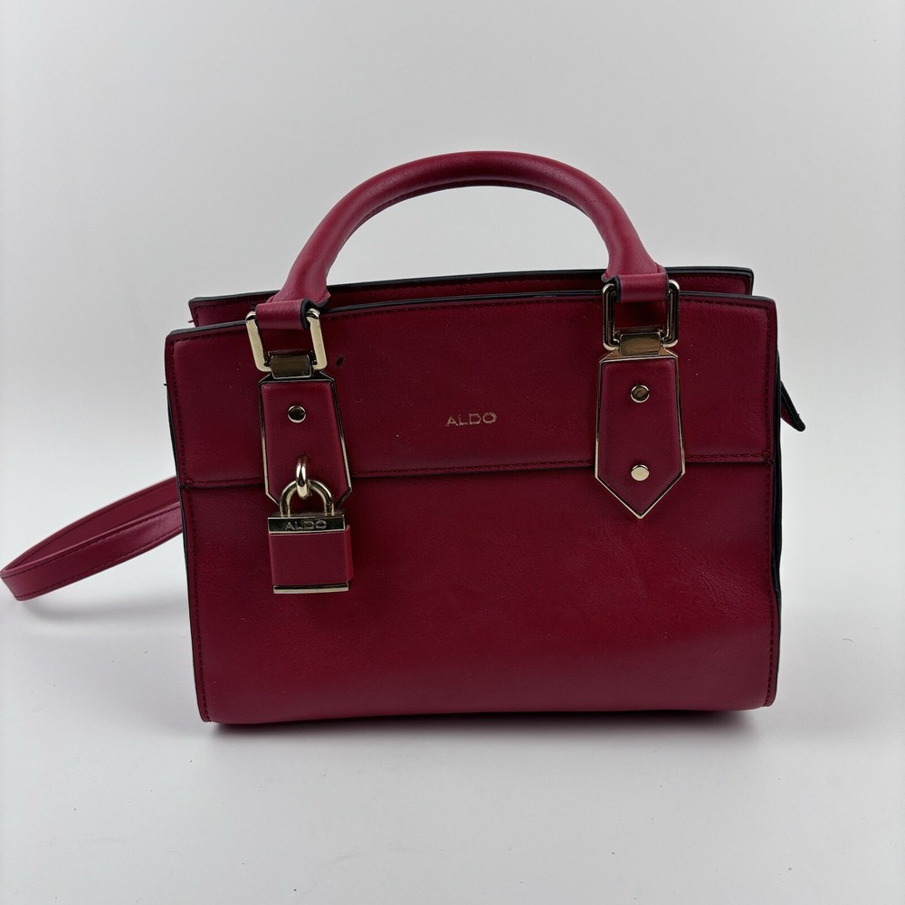 ALDO RED PURSE WITH REMOVABLE STRAP 10”x8”x5”  Great Preowned Condition