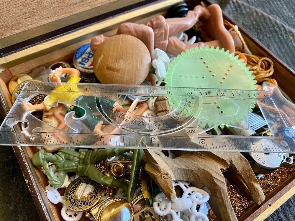 Bulk Buy Box Lot Clearance Sale – 5 Pounds of Collectible Usable Items-image