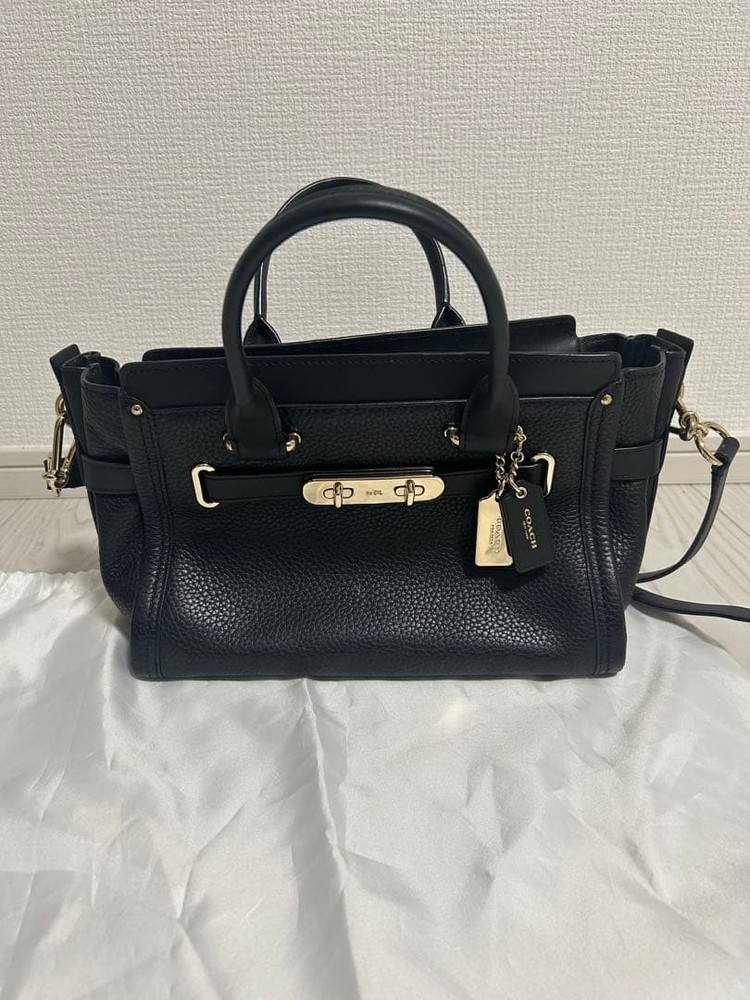 COACH Swagger  Leather Black with Bag