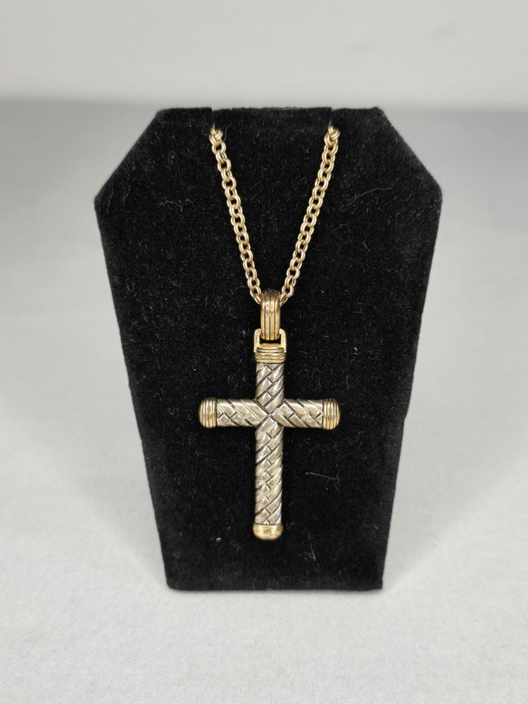 Textured Cross 22