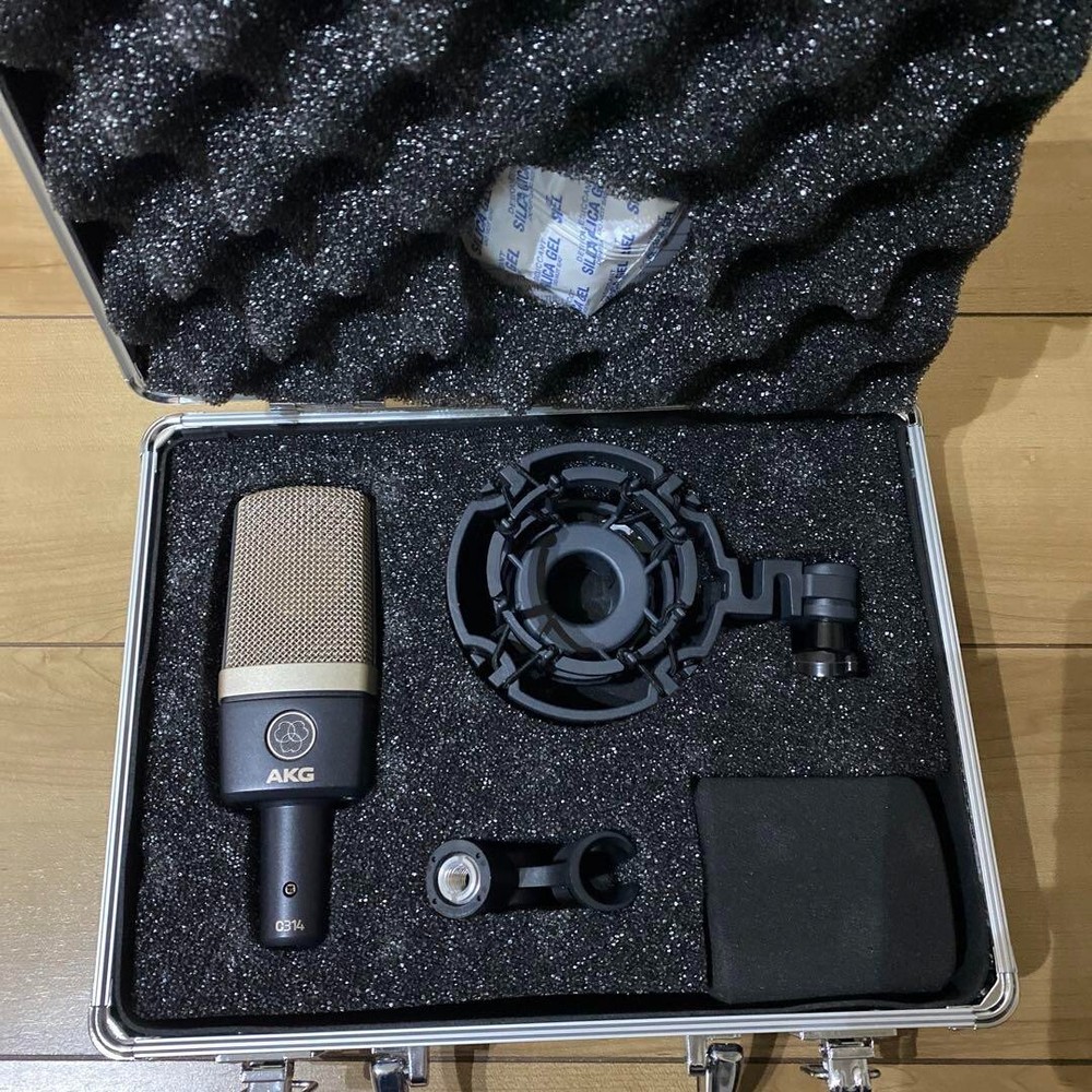 AKG C314 Side address microphone condenser microphone