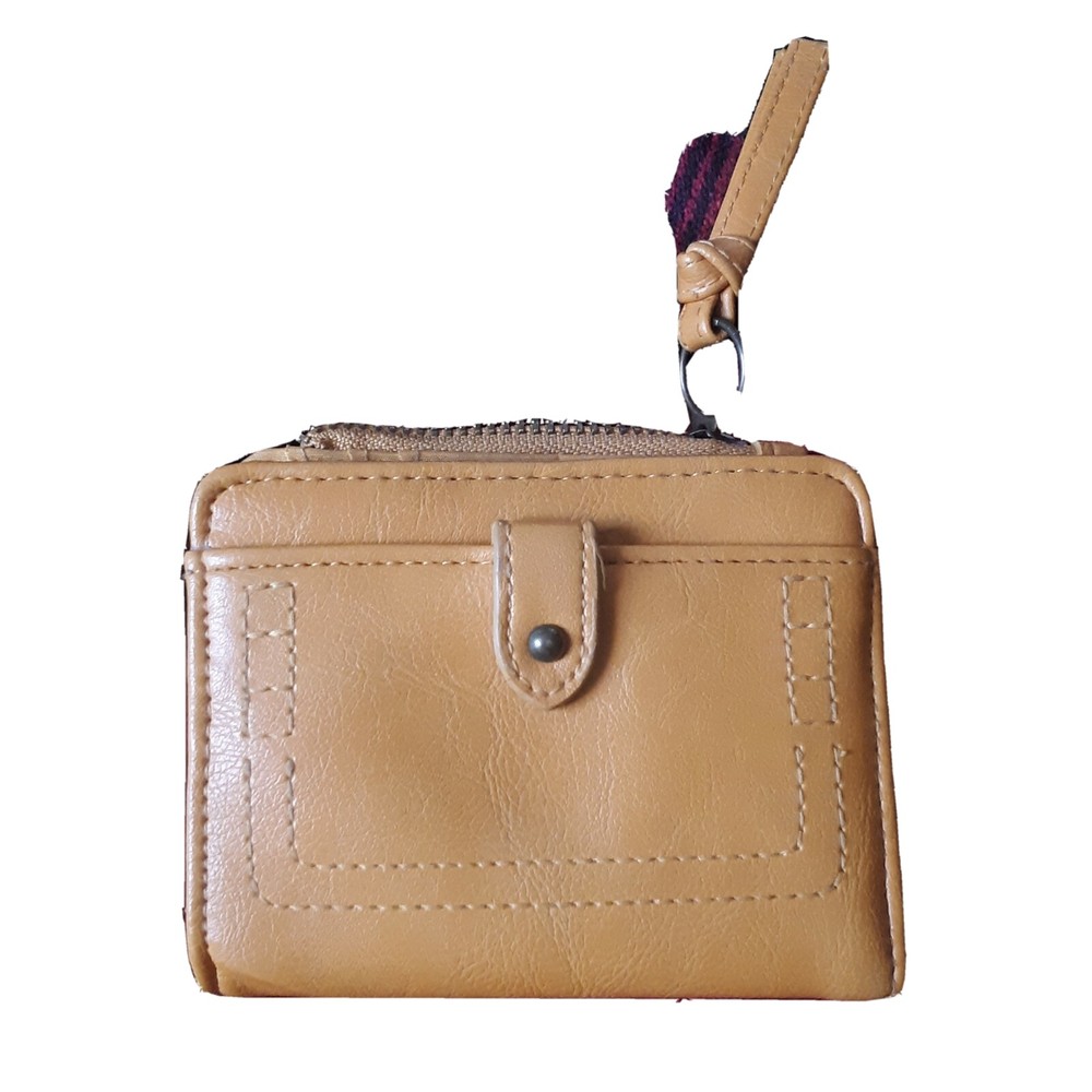 Slim Bi-Fold Wallet with Snap Closure & 10 Card Slots – TIME & TRUE