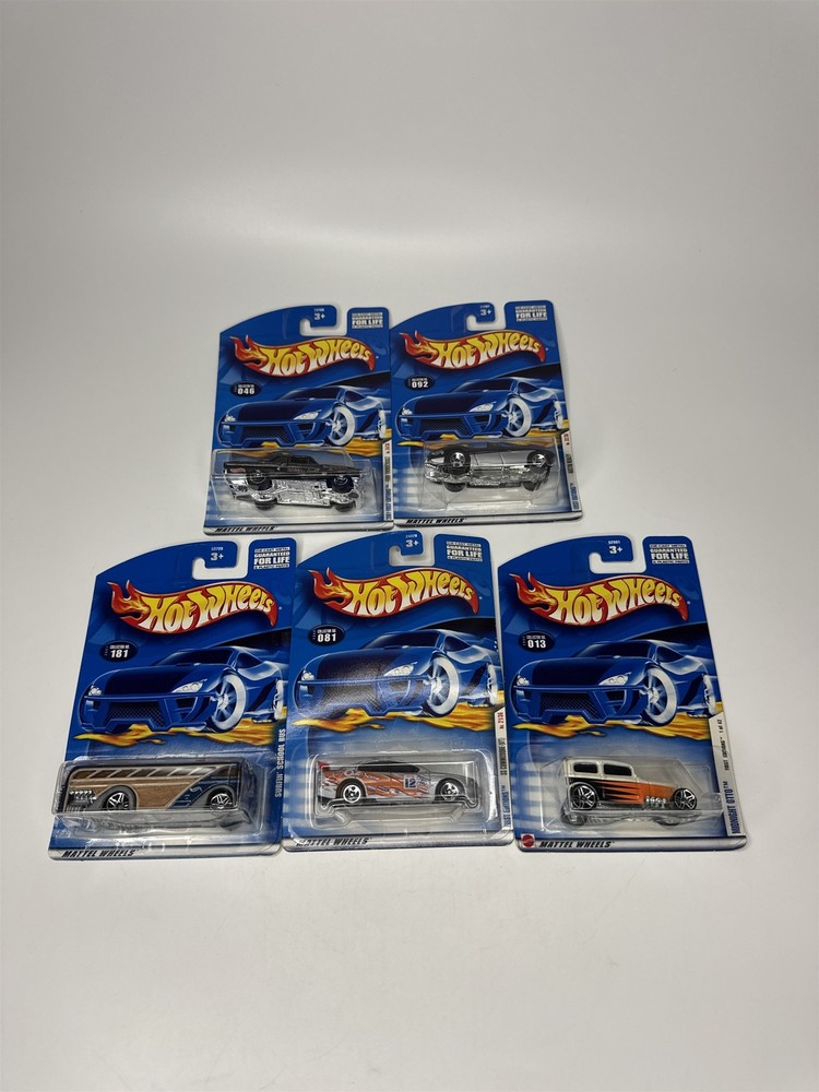 Lot of 5 Hot Wheels Mattel Wheels 2000-2001 Die Cast Metal Collectible Race Cars