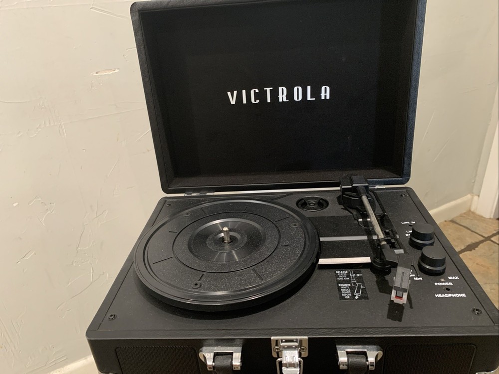 Victrola VSC-550BT Bluetooth 3-Speed Portable Suitcase Turntable in Black