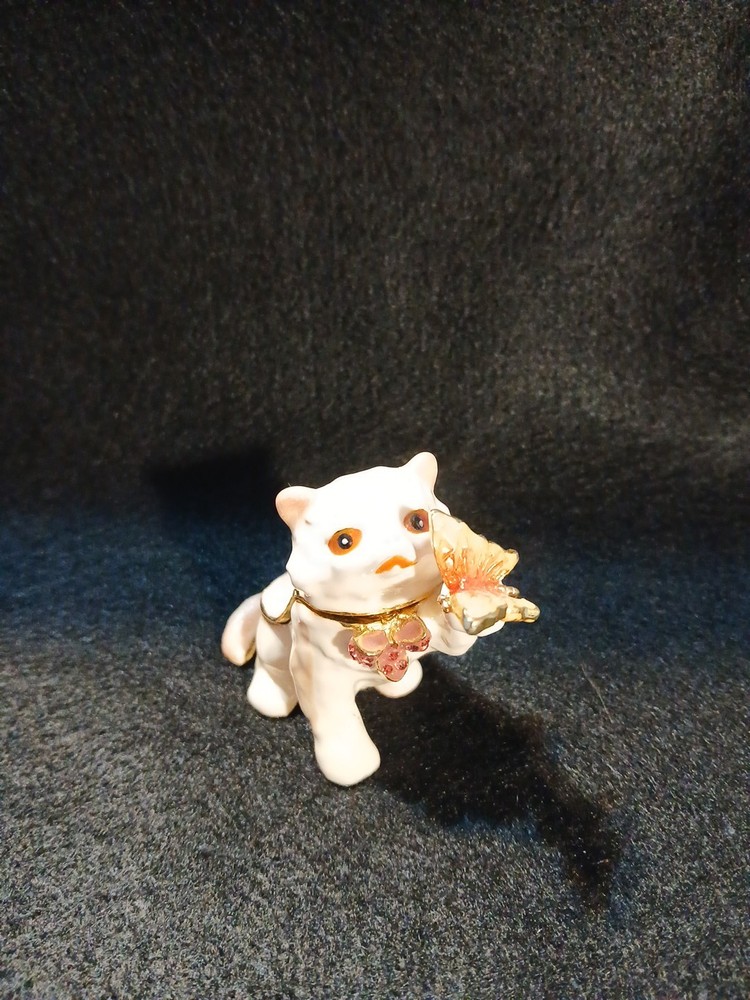 Adorable kitten-shaped hinged trinket jewelry box