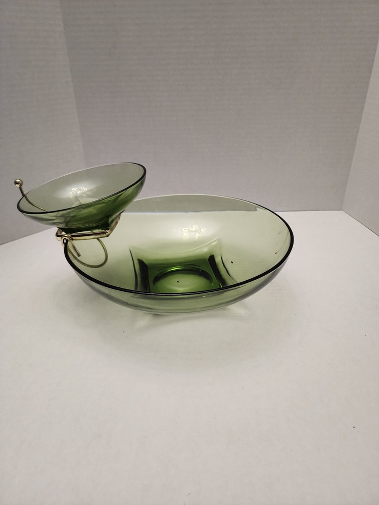 Vintage 1970s Anchor Hocking Green Folded Edge Chip and Dip Set with Wall Bracket