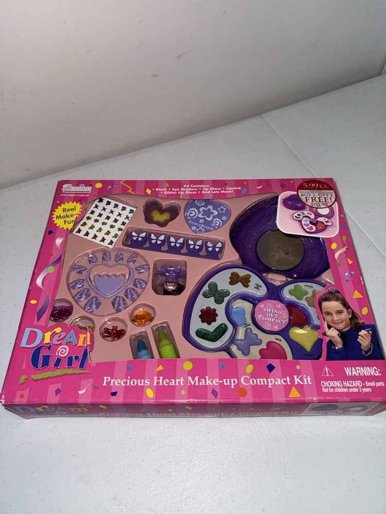 Dream Girl Precious Heart Make-Up Compact Kit Pretend Play Cosmetic Dress Up NOS