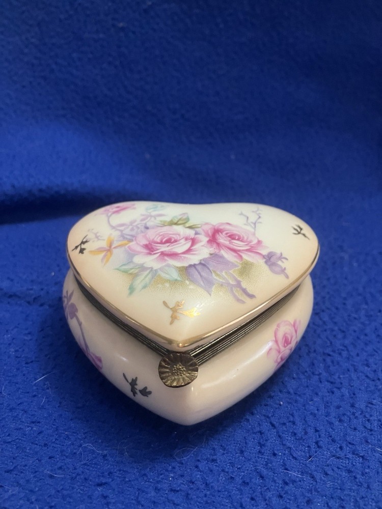 Vintage Lefton “Rose Garden” Heart-shaped Porcelain Hinged Trinket Box, 1960s