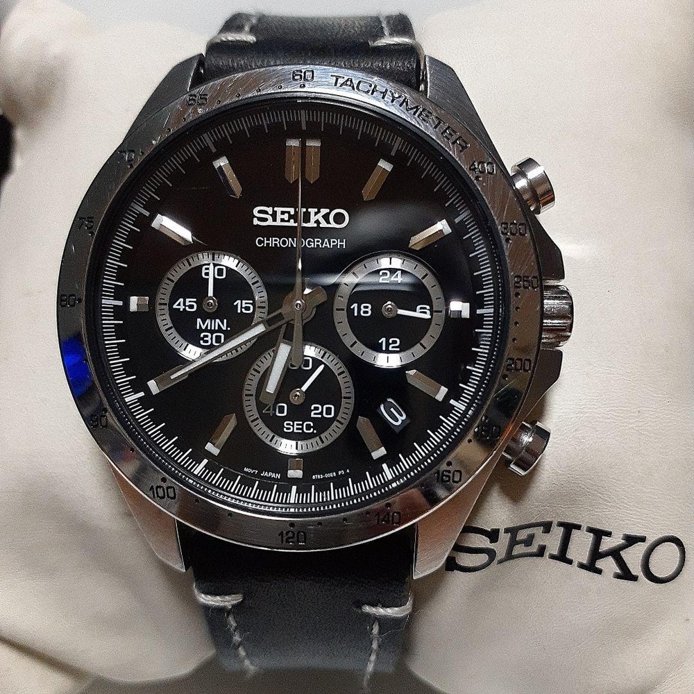 Seiko Chronograph Watch for Men - Stylish & Precise Timepiece
