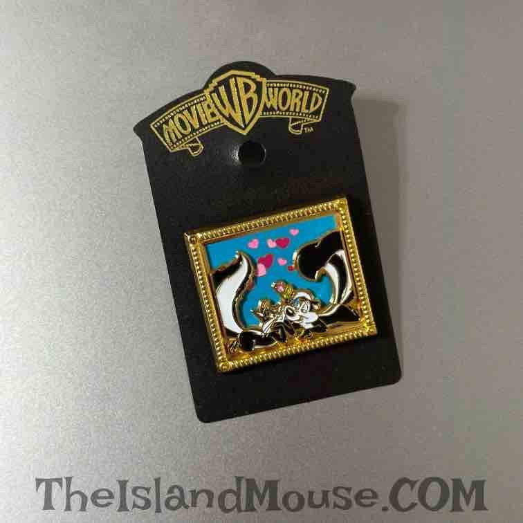 Vintage Six Flags Looney Tunes Pepe Le Pew Penelope Gold Pin N2-281 Rare Collectible