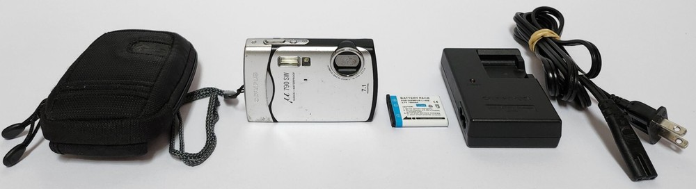 Olympus Stylus 790 SW 7.1MP Digital Camera Silver Tested W/ Battery & Charger