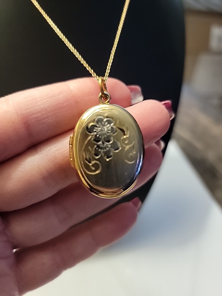 14k Gold Filled Oval Etched Flower Locket Pendant