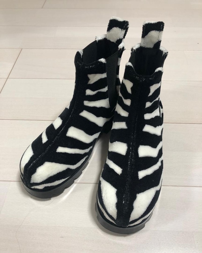 Bottega Veneta Limited Edition Zebra Boa Side Gore Boots for Men Size 7.5US