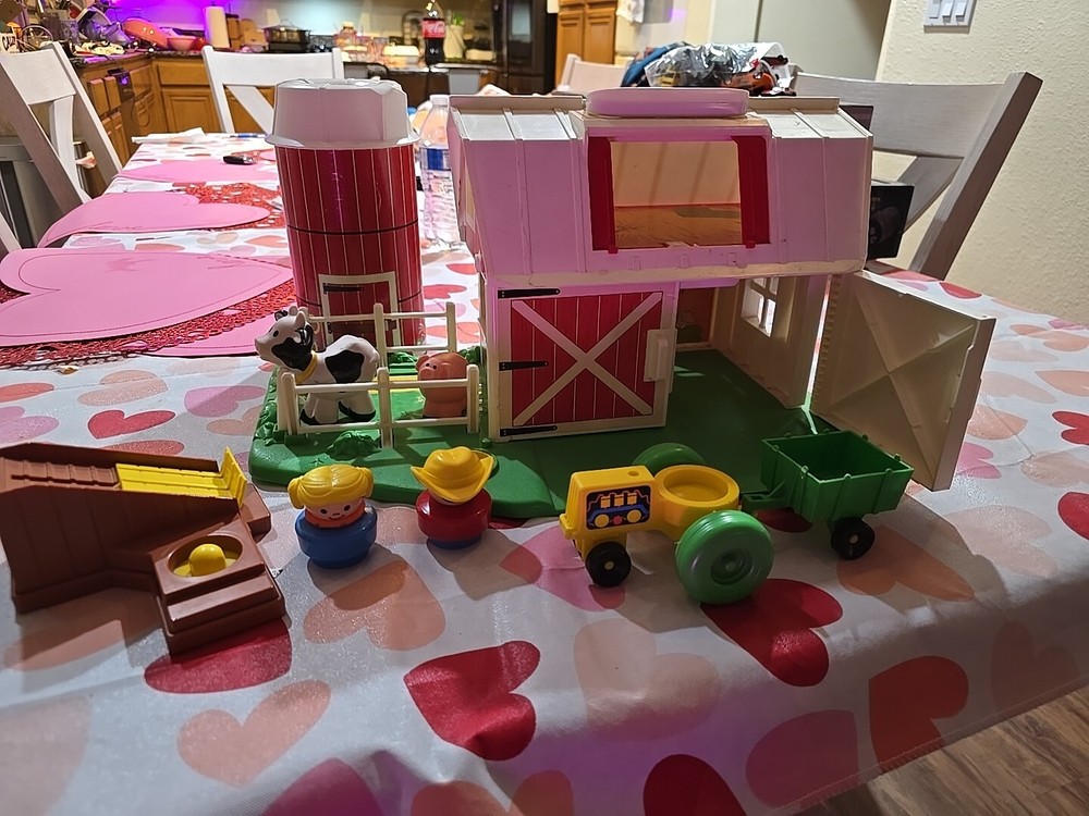 Vintage 1986 Fisher-Price Little People Farm Set with Barn Fence Animals & Moo Sound Door