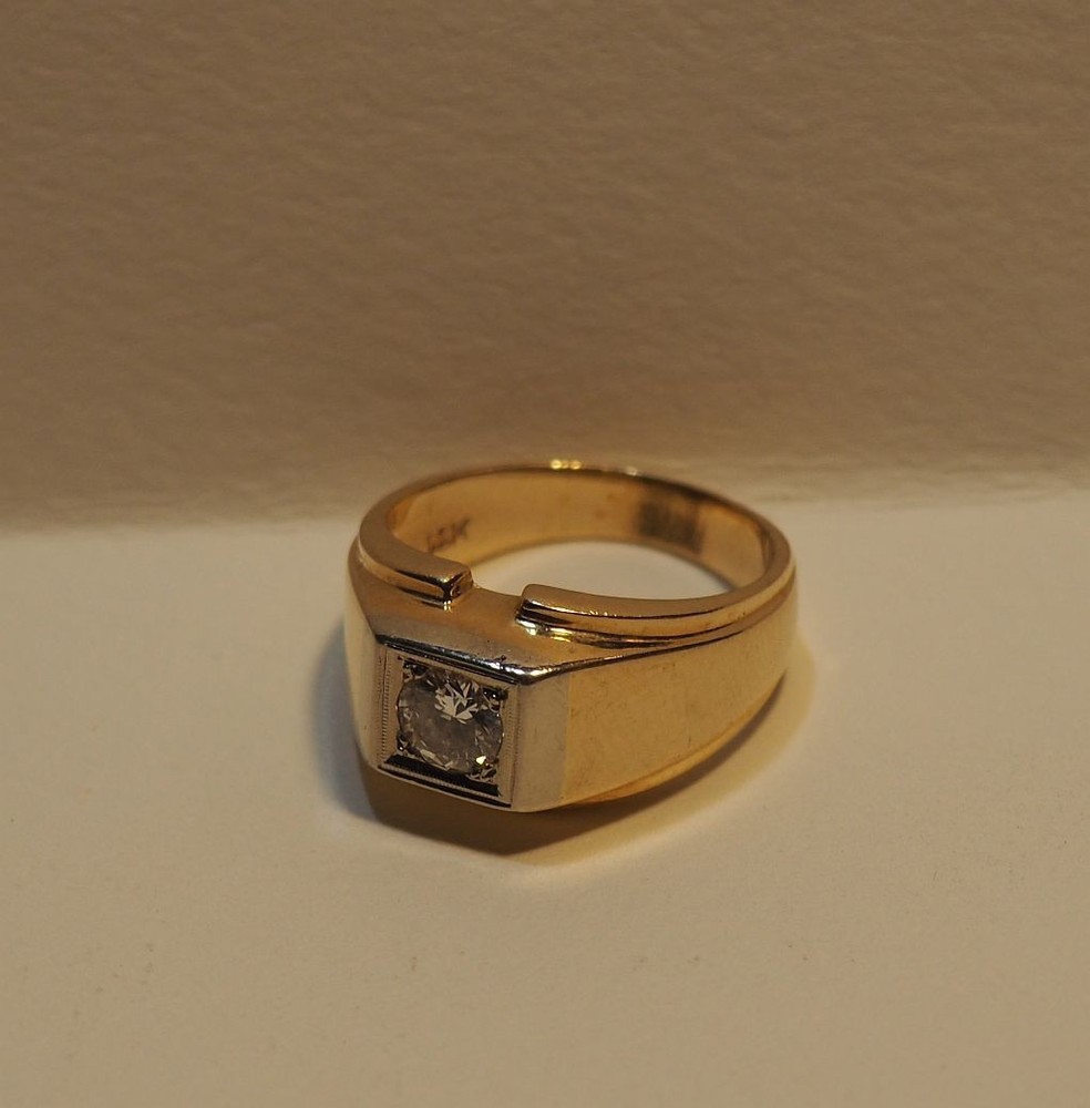 Vintage Man's Size 8 1/2 US or 18 14K Yellow Gold Diamond Ring Nice one 8.3 gram