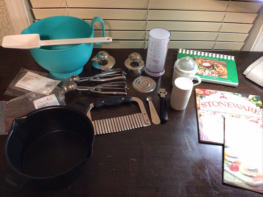 Pampered Chef Kitchen Tools Bundle with 3 Cookbooks