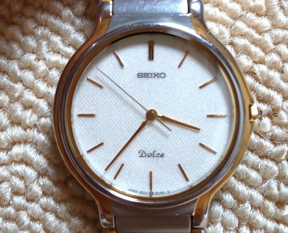 SEIKO DOLCE Mens Quartz Watch with Stylish Color Combination