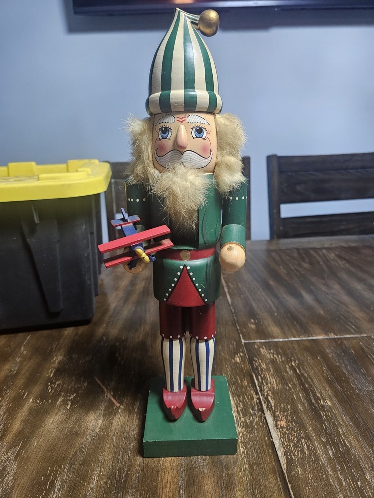 Nutcracker Village Old World Elf 1995  Elf w/Toys