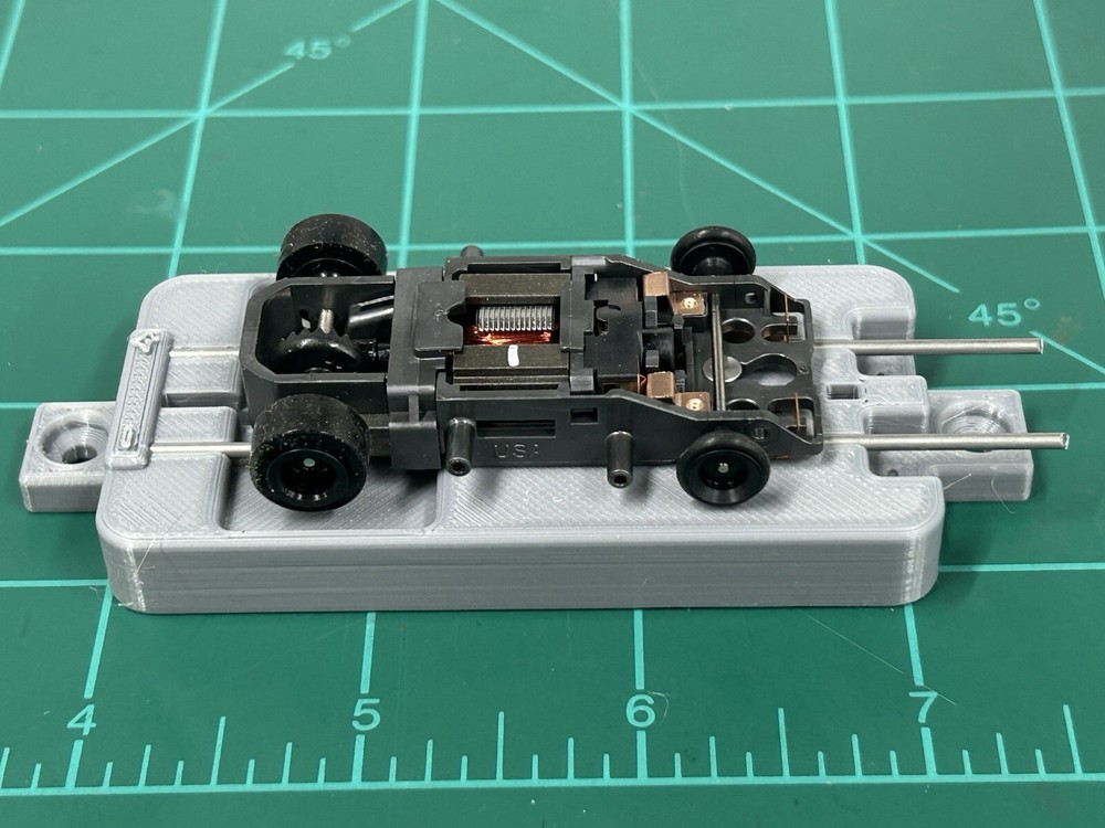 Grey Slot Car Break In Stand For HO Super 7  Viper Lifelike Tyco Super G+ Fray