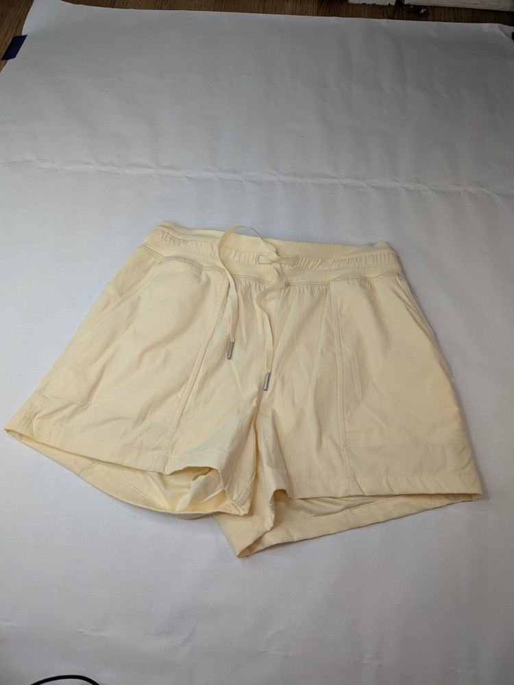 Lululemon Dance Studio HR Lined Short 3.5 Butter Cream Size 6
