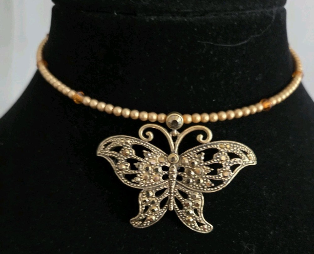 VINTAGE MONET CHOKER NECKLACE Beaded Wire Wrap Butterfly Pendant Gold Tone NOS