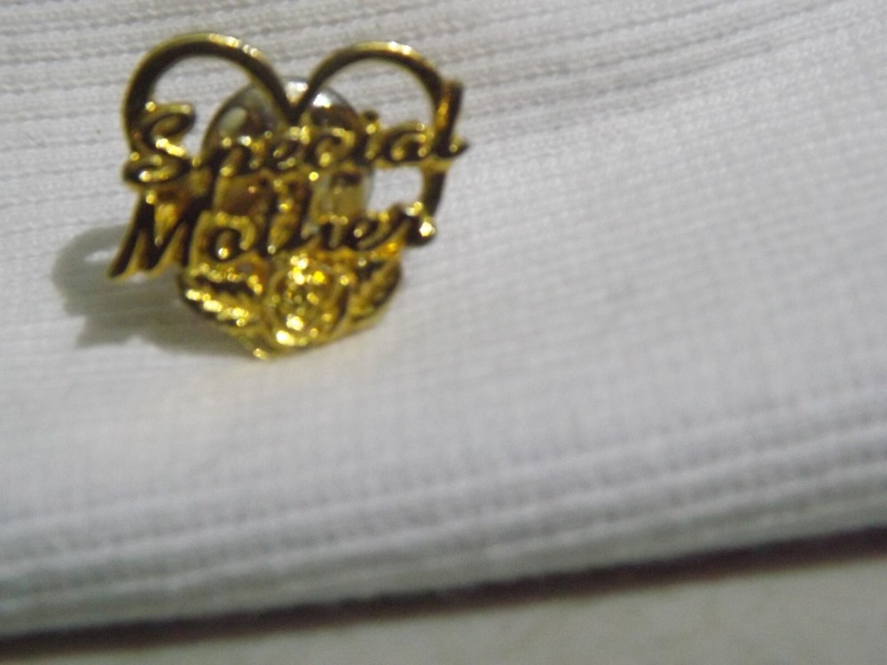 Special Mother Gold Tone Lapel Hat Pin Gift for Mom