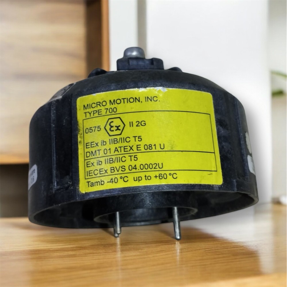 NEW EMERSON MICRO MOTION TYPE 700 SIGNAL PROCESSING DEVICE V2.6