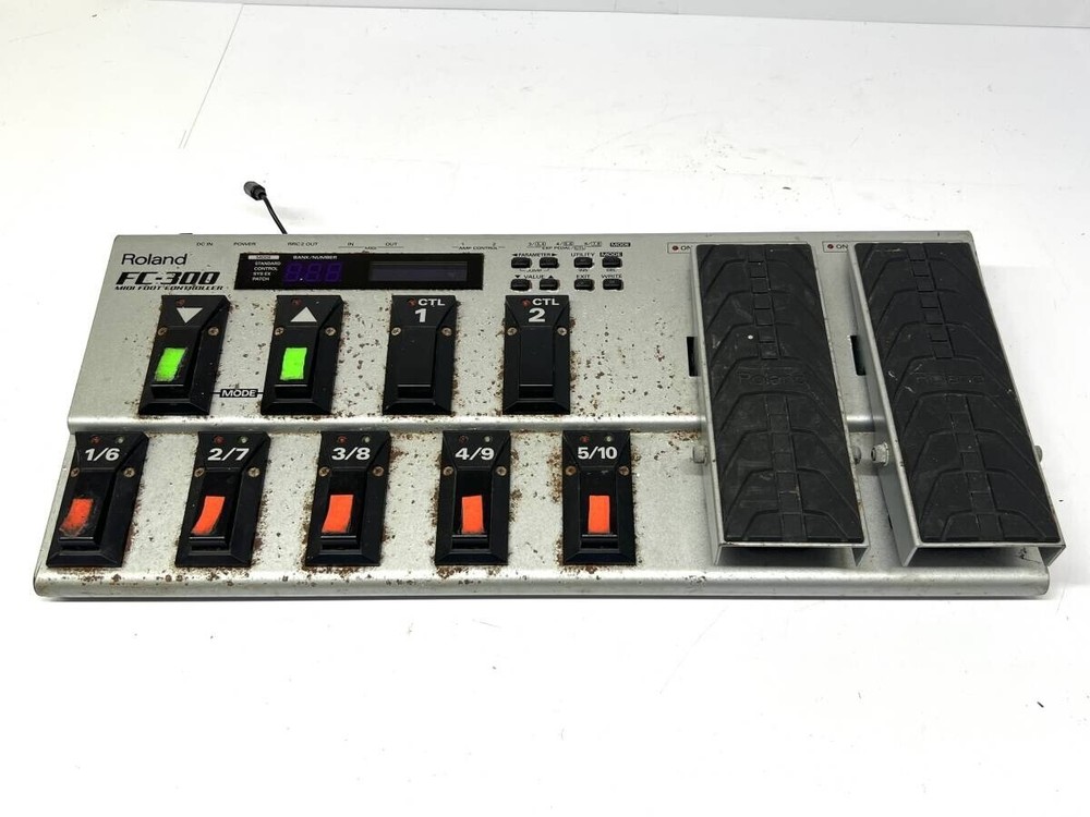 Roland FC-300 MIDI Foot Controller For Parts Repair AS-IS Junk
