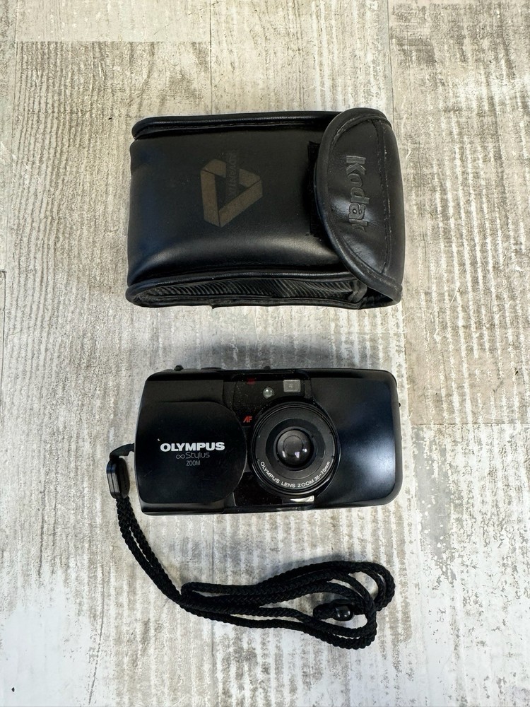 Olympus Infinity Stylus Zoom 35mm Point & Shoot Camera - Black W/ Case - Tested