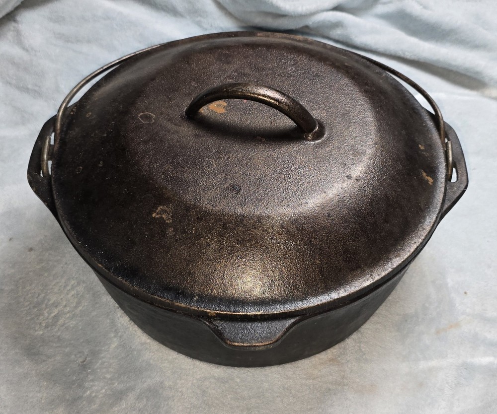 Vintage Lidded Cast Iron Dutch Oven No 8 D3 8DO Made in USA 10.25