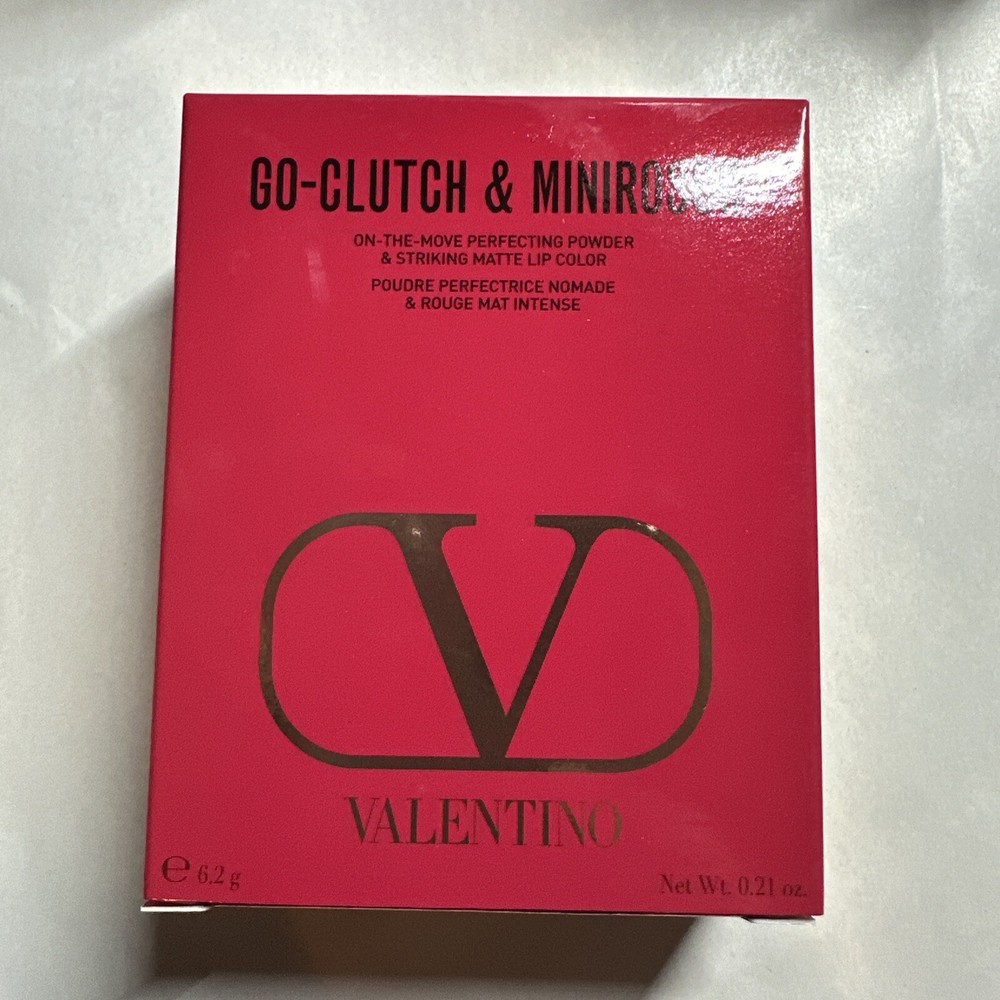 Valentino Go-Clutch Powder 01 Very Light with 219a Star Studded Lipstick and Chain-image