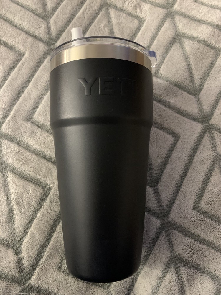 YETI Rambler W/ Straw Lid 26 oz  Black Tumbler-Pre-Owned**