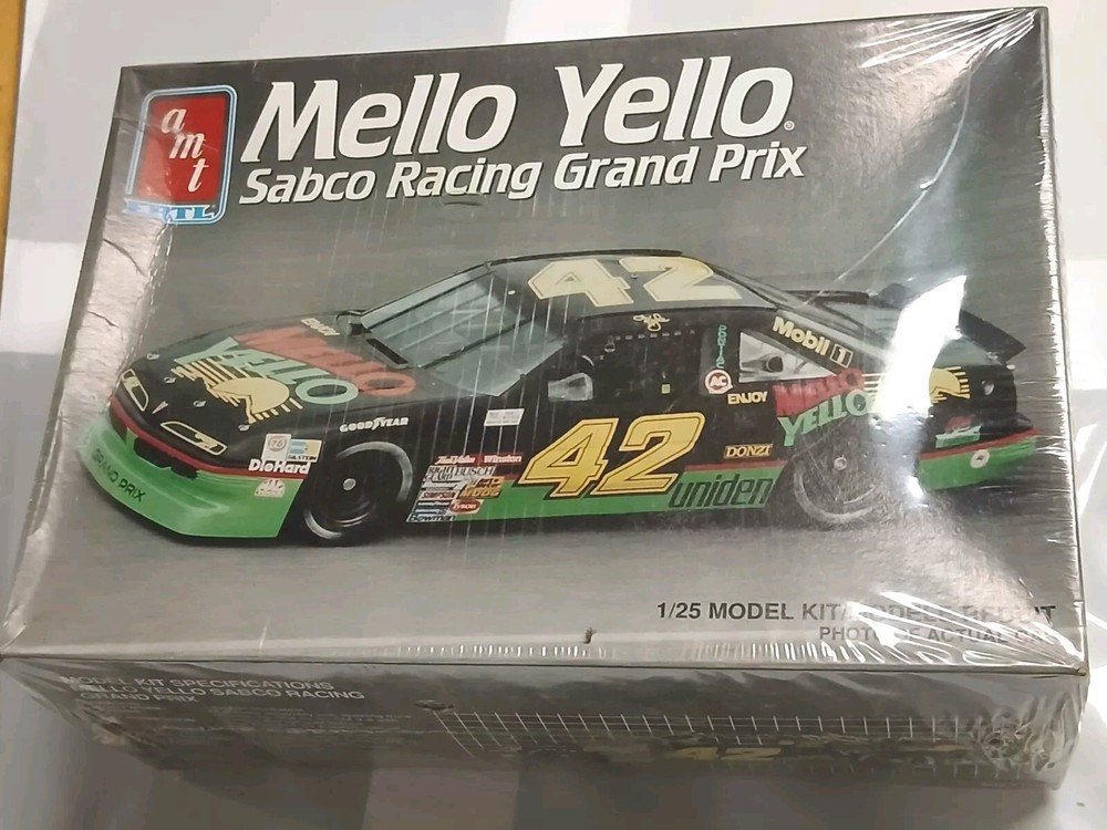 1991 AMT Mello Yello Sabco Racing Grand Prix Sealed Model Kit #8106 New