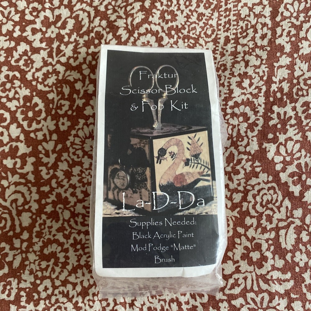 La-D-Da Fraktur Scissor Block & Fob Kit