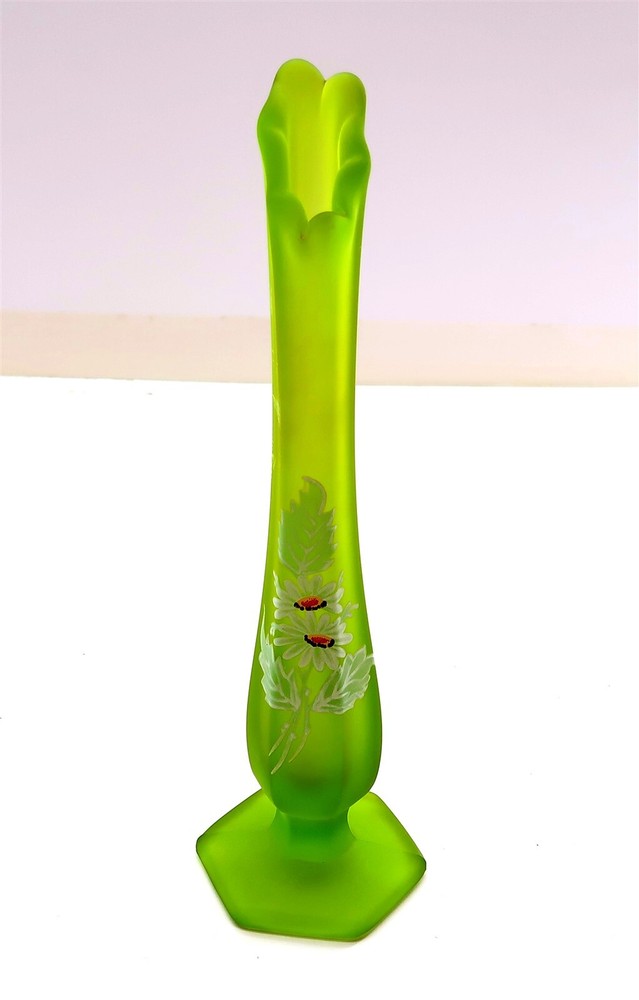 Vintage Westmoreland Daisy Green Satin Glass VASE 9.75