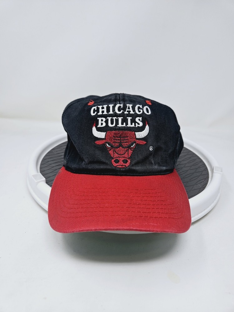 90s Vintage Chicago Bulls Embroidered Snapback Hat - Pre-Owned - Fast Shipping