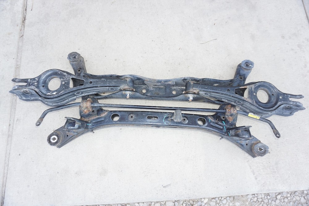 16 17 18 19 2015-2019 Hyundai Sonata Rear Crossmember Cradle Subframe Used Oem
