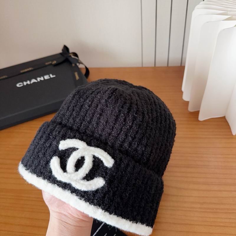 CHANEL Black White Wool Knit Beanie Hat Logo One Size