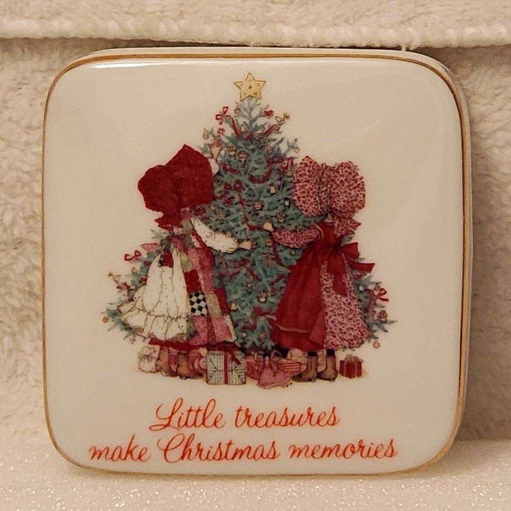 Vtg 1979 Designers Collection A Christmas Keepsake Porcelain Trinket Box 3.25