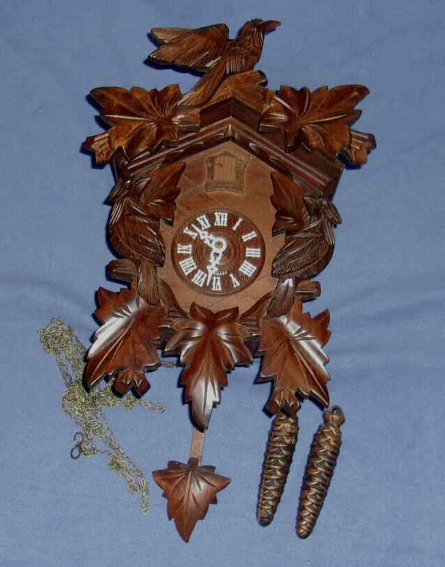 J. ENGSTLER BLACK FOREST 3 CARVED BIRDS GERMAN CUCKOO CLOCK