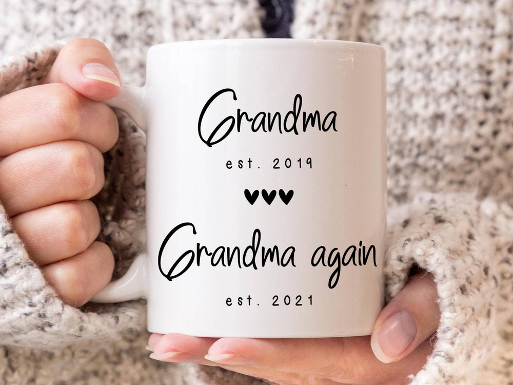 Taza de café Grandma Againest 2021 anuncio de embarazo taza de café regalo personalizado