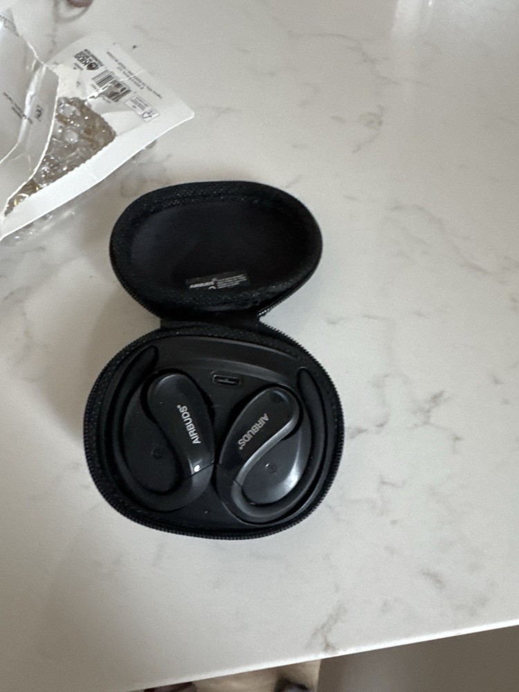 AIRBUDS Ear-Hook Wireless Bluetooth Earbuds w/ Carrying Case Model Z12401 Used