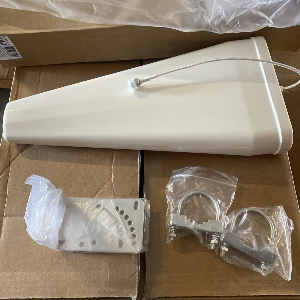 Terrawave Directional Yagi Antenna 10/11 Dbi 698-960 / 1710-2700 MHz w/ N Female