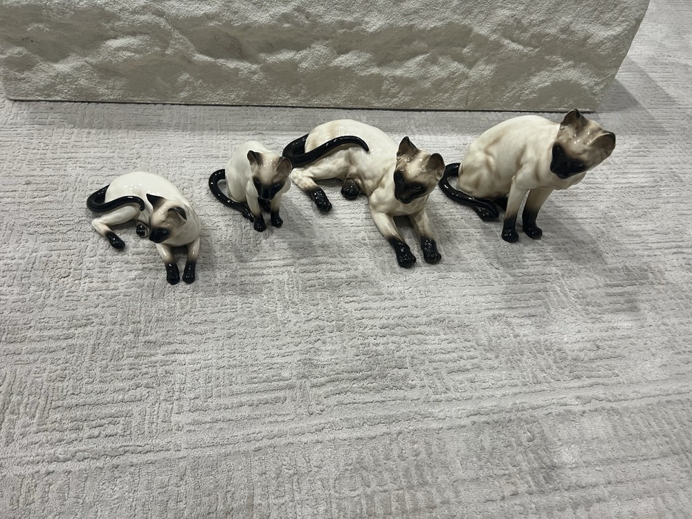 Vintage MCM Set Of 4 Siamese Cats Kittens Porcelain figurines Japan collectable