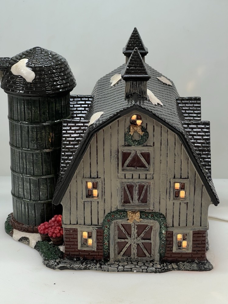 Heartland Valley Village Big Blue Silo and Barn O Well Playset