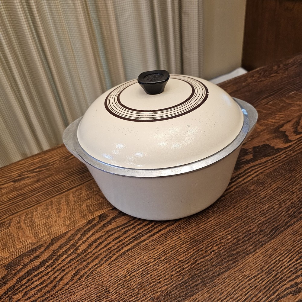 Club ALUMINUM Stock Pot Dutch Oven 4 QUART Beige Brown Stripes Bands W LID 10