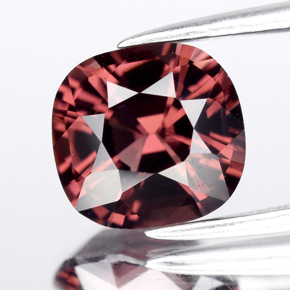 💎 1.82ct 7.5x7mm VVS Cushion Natural Purplish Pink Spinel - Burma Gemstone