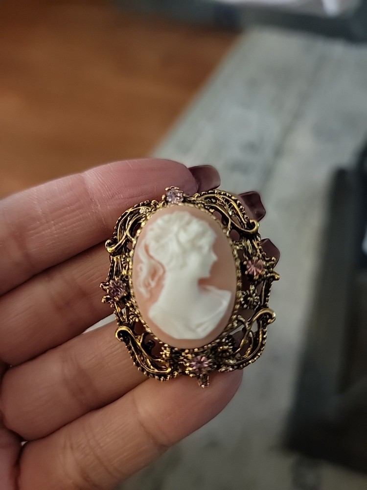 Gold Tone Cameo Brooch with Pink Rhinestones