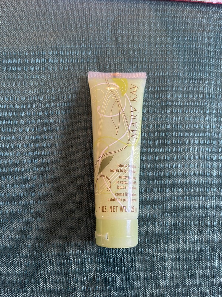 New Discontinued Mary Kay Lotus & Bamboo Loofah Body Cleanser 1 oz